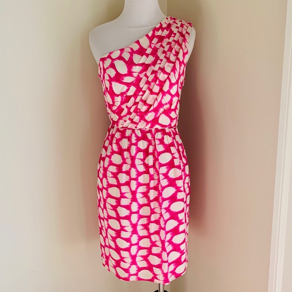 Shoshanna Dresses & Skirts - Shoshanna silk pink & cream one shoulder dress